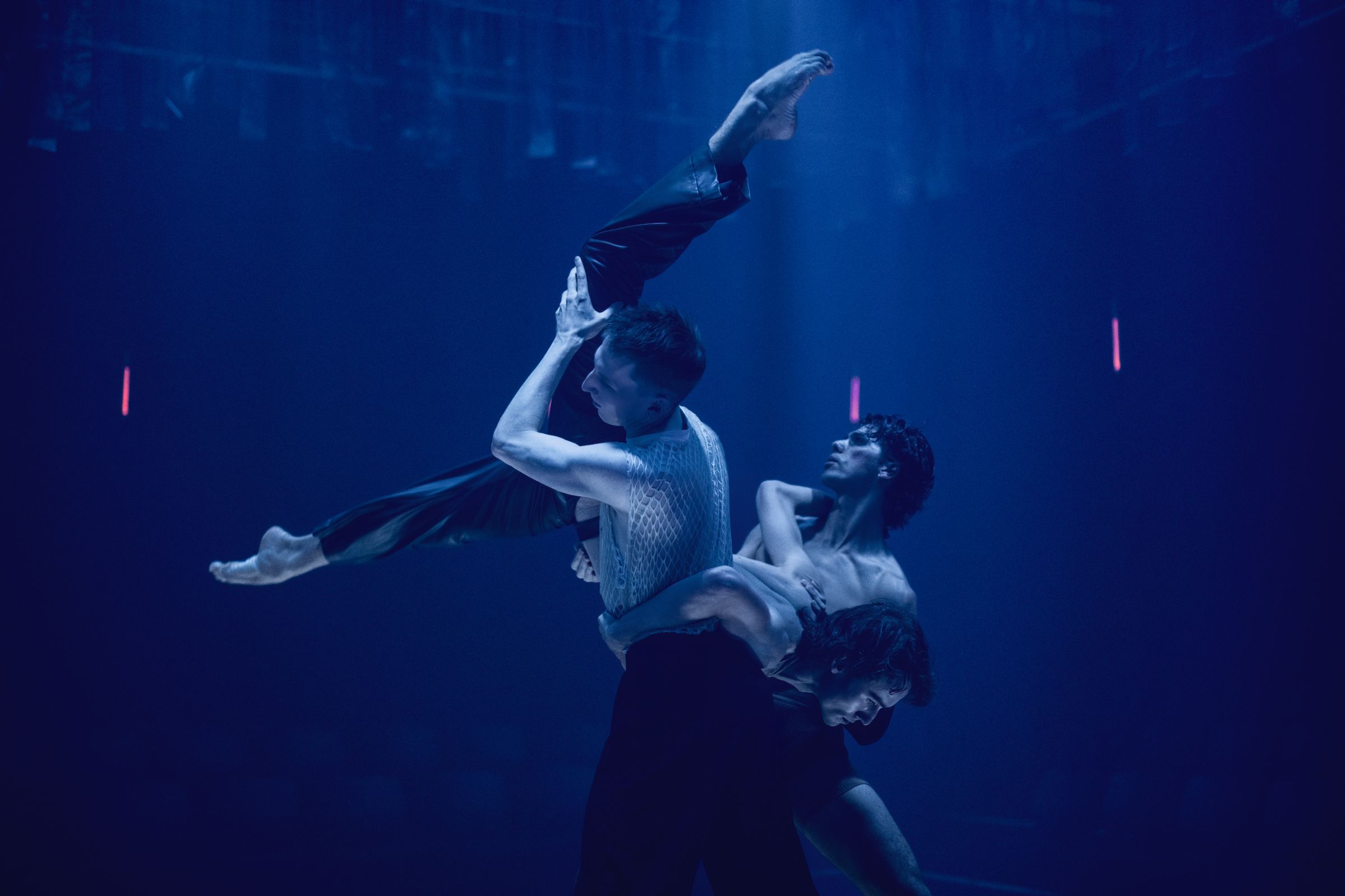 Sydney Dance Company in Rafael Bonachela's <i>Somos</i> © Pippa Samaya