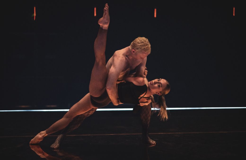 Sydney Dance Company in Rafael Bonachela's <i>Somos</i> © Pippa Samaya
