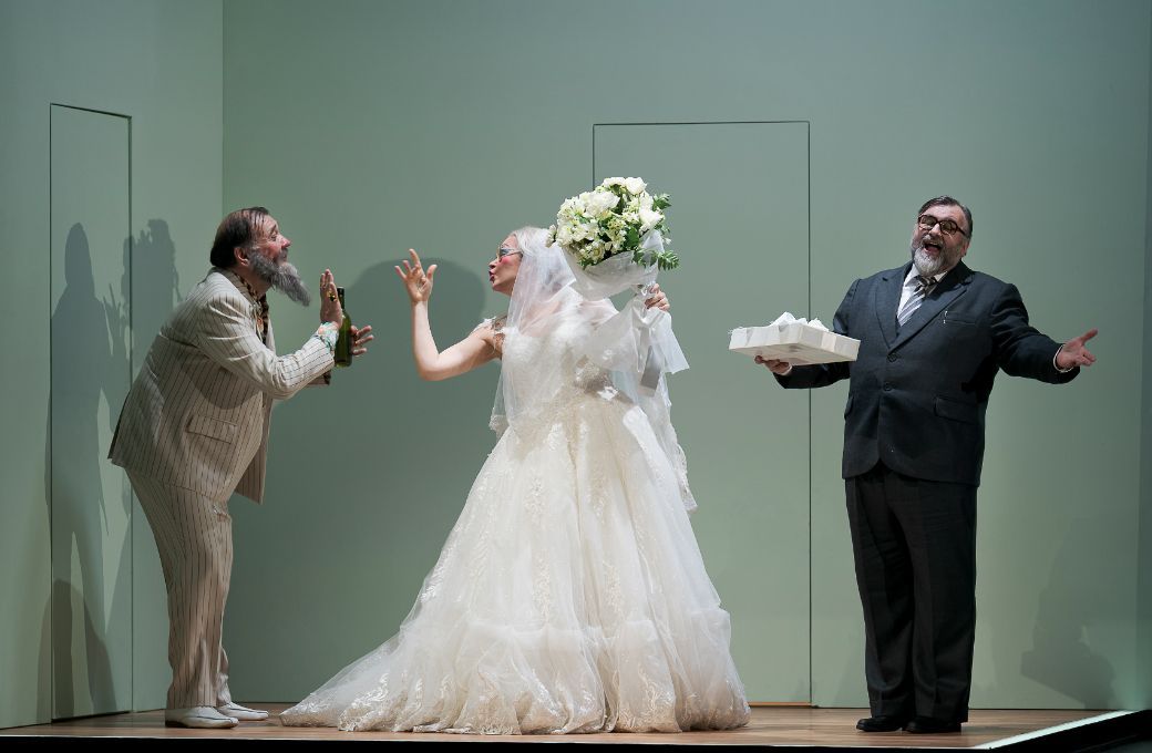Valery Gilmanov (Mendoza), Elena Maximova (The Duenna) and Evgeny Akimov (Don Jerome) &copy; Werner Kmetitsch