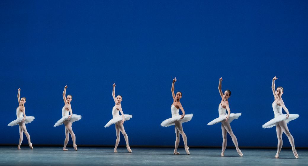 Artists of The Royal Ballet in <i>Symphony in C</i> &copy; Foteini Christofilopoulou