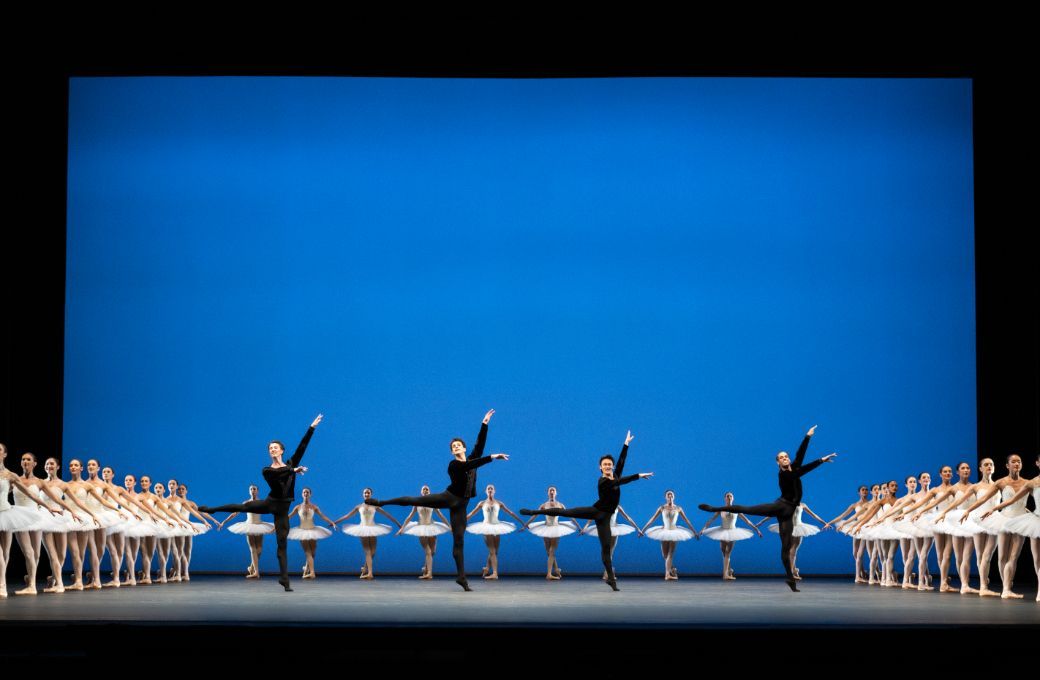 Artists of The Royal Ballet in <i>Symphony in C</i> &copy; Foteini Christofilopoulou