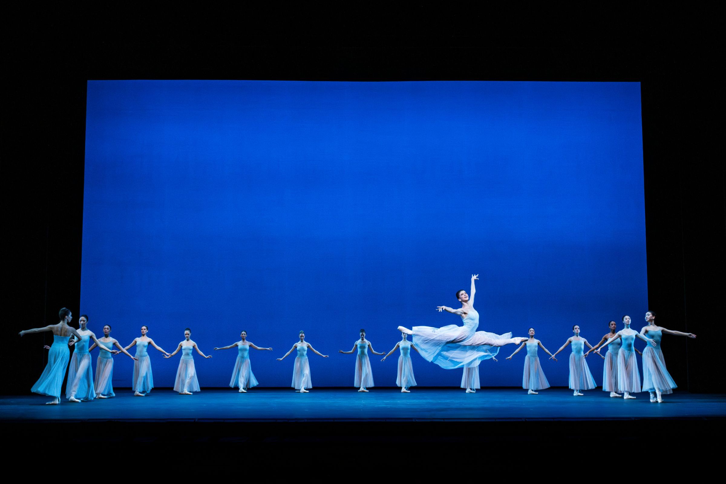 Mayara Magri and artists of The Royal Ballet in <i>Serenade</i> &copy; Foteini Christofilopoulou