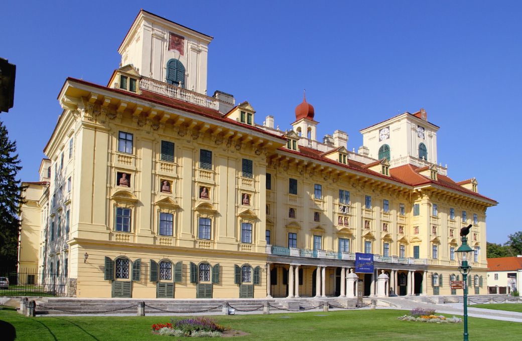 Schloss Esterh&aacute;zy, Eisenstadt &copy; C.Stadler/Bwag | CC BY-SA 3.0