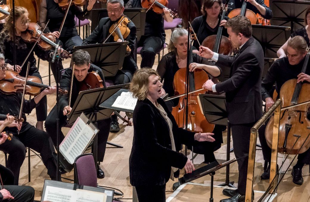 Dame Sarah Connolly, Geoffrey Paterson and the BBC Philharmonic Orchestra © BBC | Chris Payne