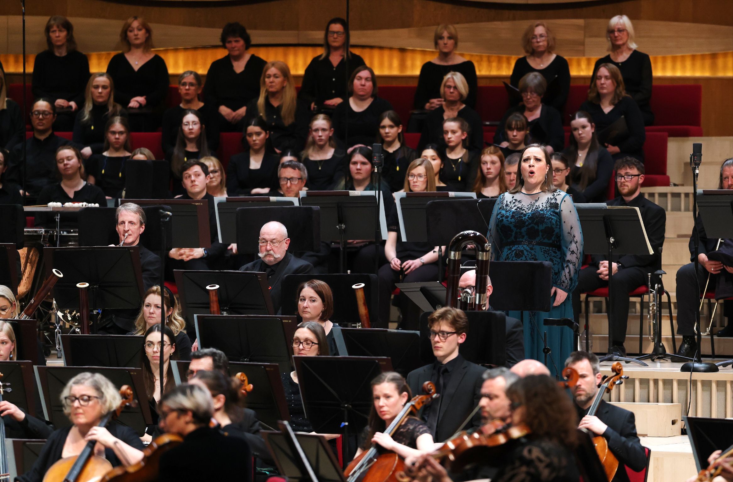 Jennifer Johnston, the Royal Liverpool Philharmonic Choir and Orchestra © Gareth Jones