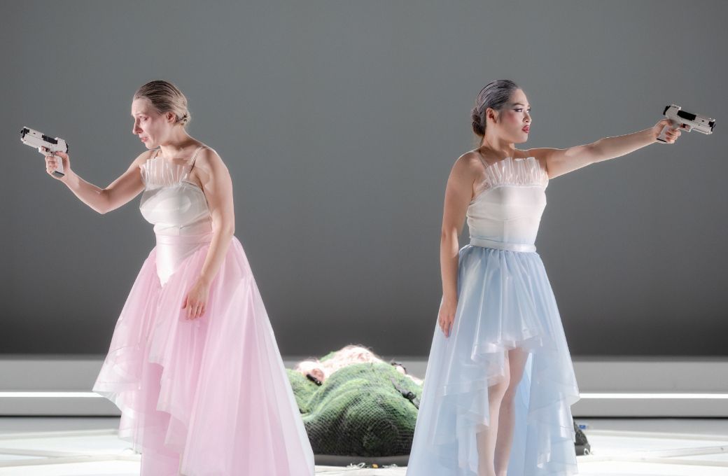 Natalya Boeva (Dorabella ) und Jihyun Cecilia Lee (Fiordiligi) © Jan-Pieter Fuhr