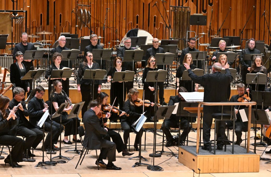 Martyn Brabbins conducts the BBC Singers and BBCSO &copy; BBC | Mark Allan
