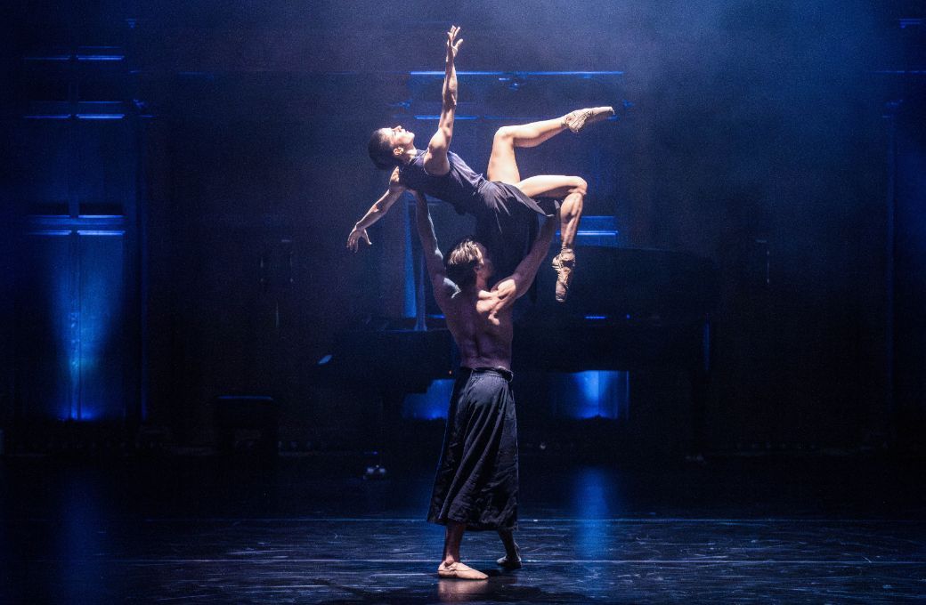 Matthew Ball and Mayara Magri in Ball's <i>(Re)current</i> &copy; Deborah Jaffe