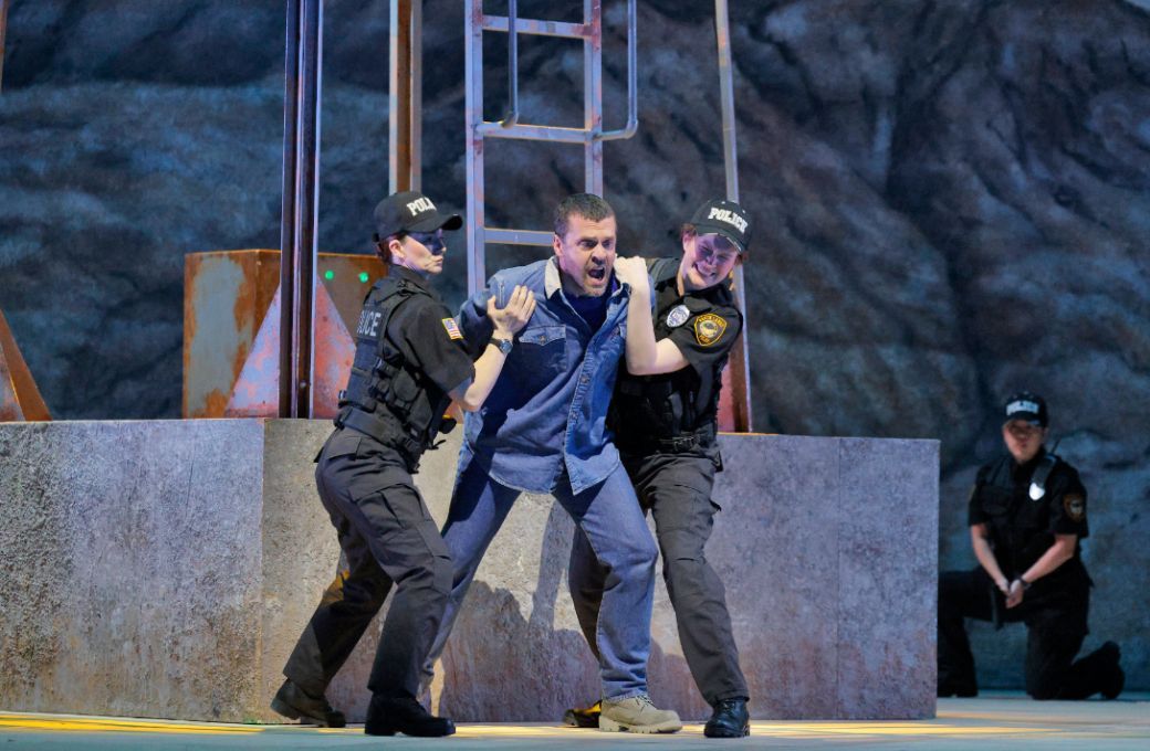 John Moore (Dillon) &copy; Cory Weaver | Lyric Opera of Chicago