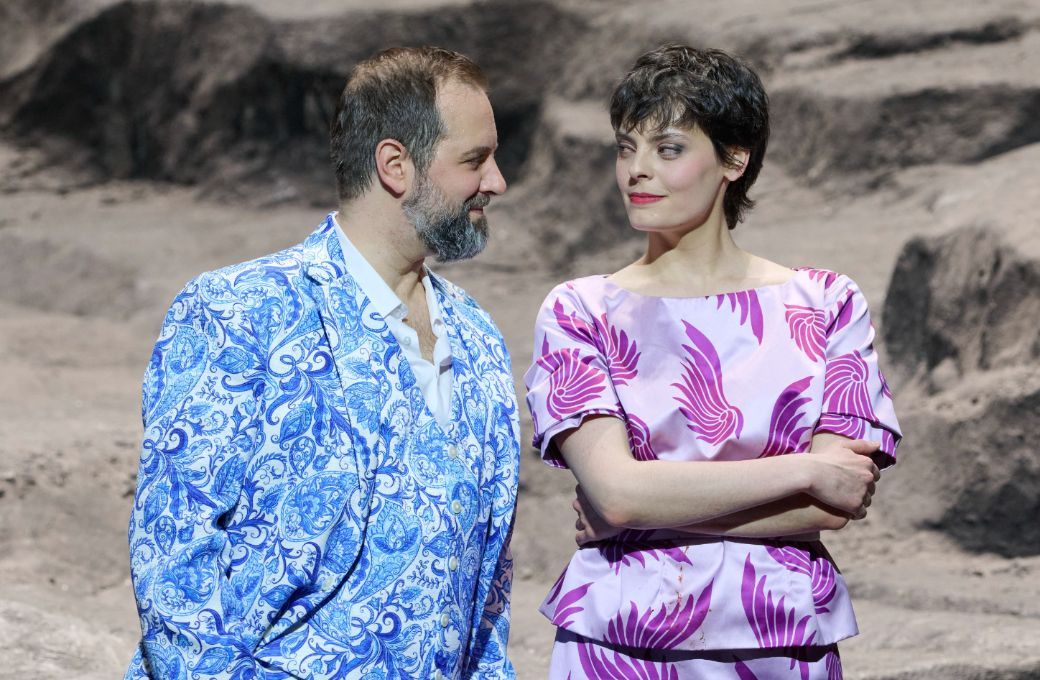 &Eacute;tienne Dupuis (Don Giovanni) und Emily D&rsquo;Angelo (Donna Elvira) &copy; Wiener Staatsoper | Michael P&ouml;hn