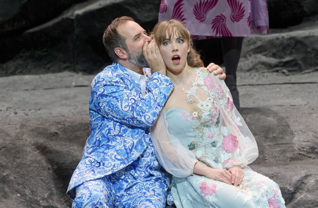 Étienne Dupuis (Don Giovanni) und Alma Neuhaus (Zerlina) © Wiener Staatsoper | Michael Pöhn