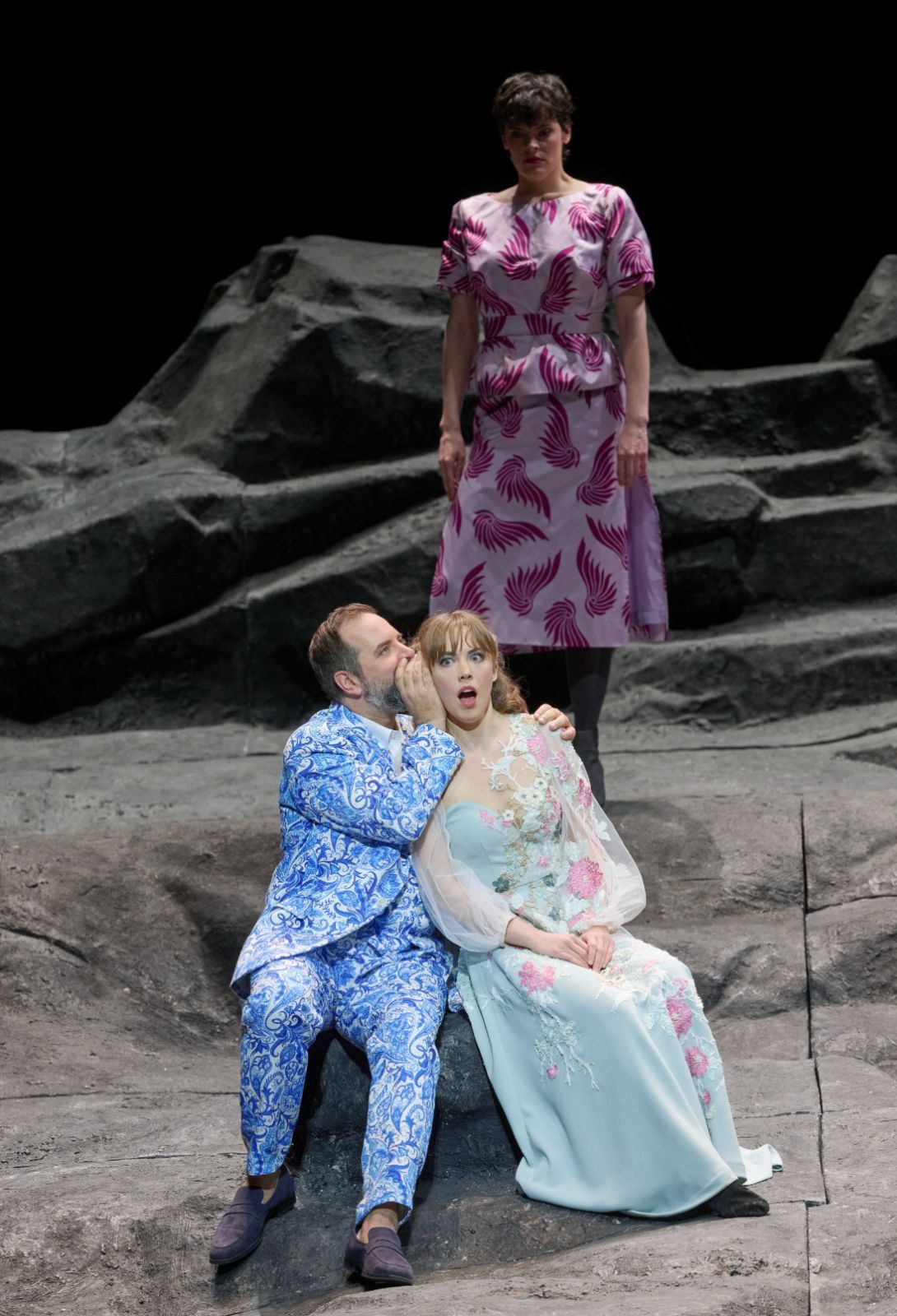 Étienne Dupuis (Don Giovanni) und Alma Neuhaus (Zerlina) &copy; Wiener Staatsoper | Michael Pöhn
