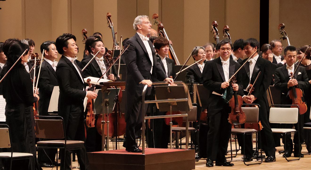 NHK Symphony Orchestra and Chief Conductor Fabio Luisi &copy; NHKSO