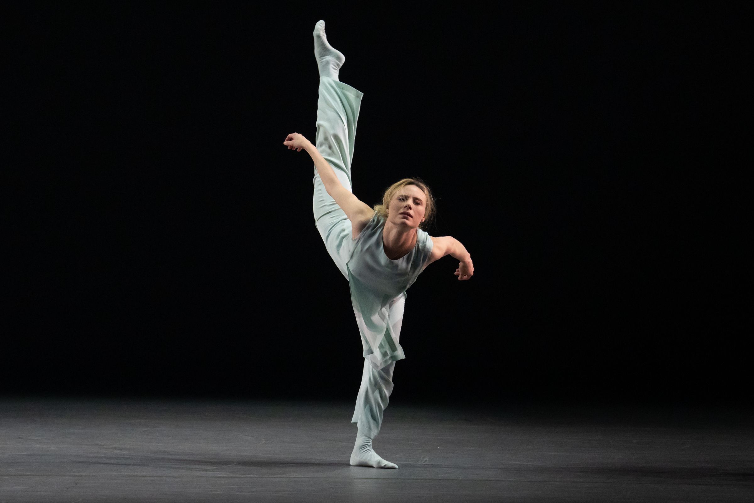 Sara Mearns in Jamar Roberts' <i>Dance is a Mother</i> &copy; Steven Pisano