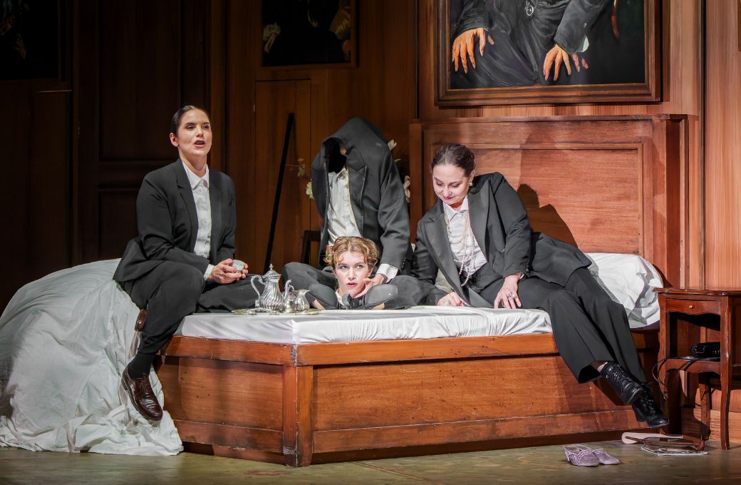 <i>Dido and Aeneas</i> &copy; Ingo H&ouml;hn