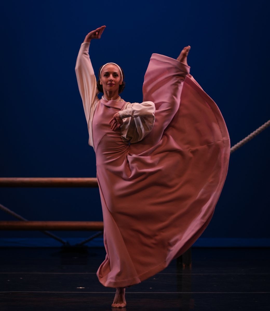 Anne Souder in Martha Graham's <i>Frontier</i> &copy; Isabella Pagano