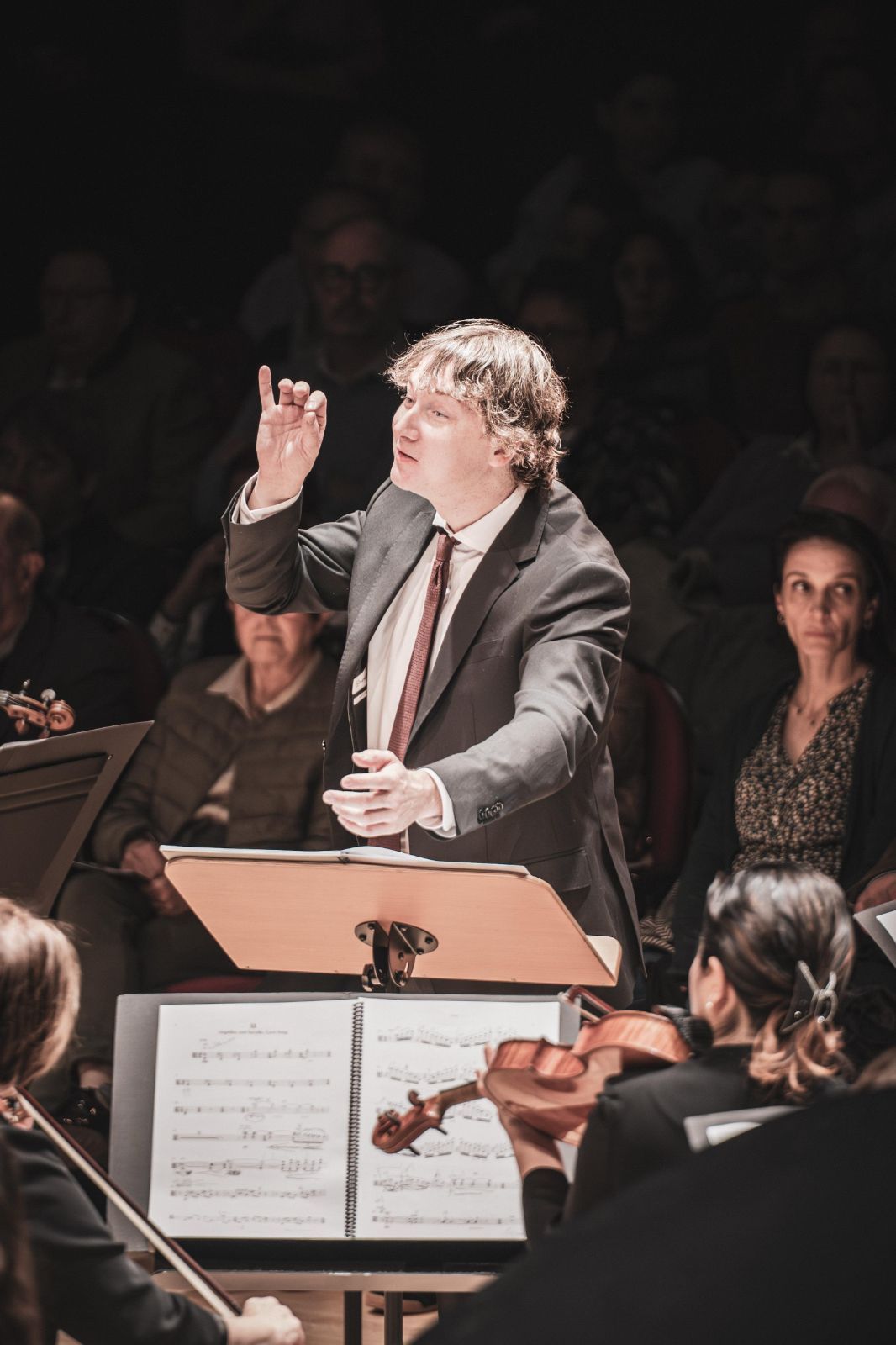 Maxim Emelyanychev à la tête de l'Orchestre National du Capitole de Toulouse © Romain Alcaraz