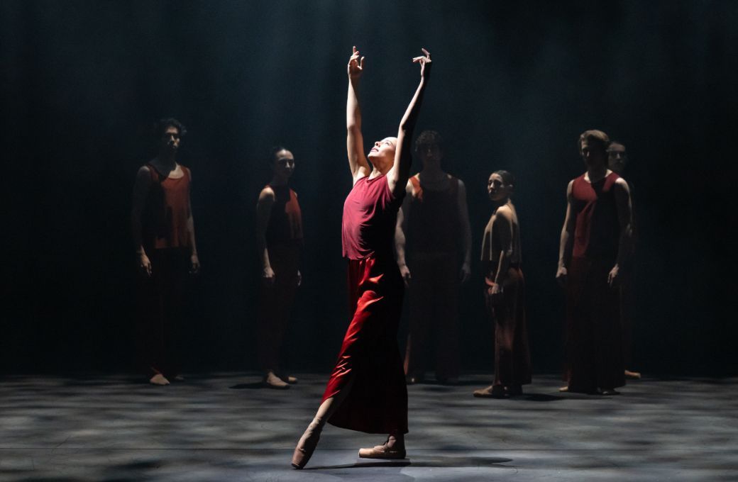 Winnie Dias and McNicol Ballet Collective in Andrew McNicol's <i>Liquid Life</i> &copy; Photography by ASH