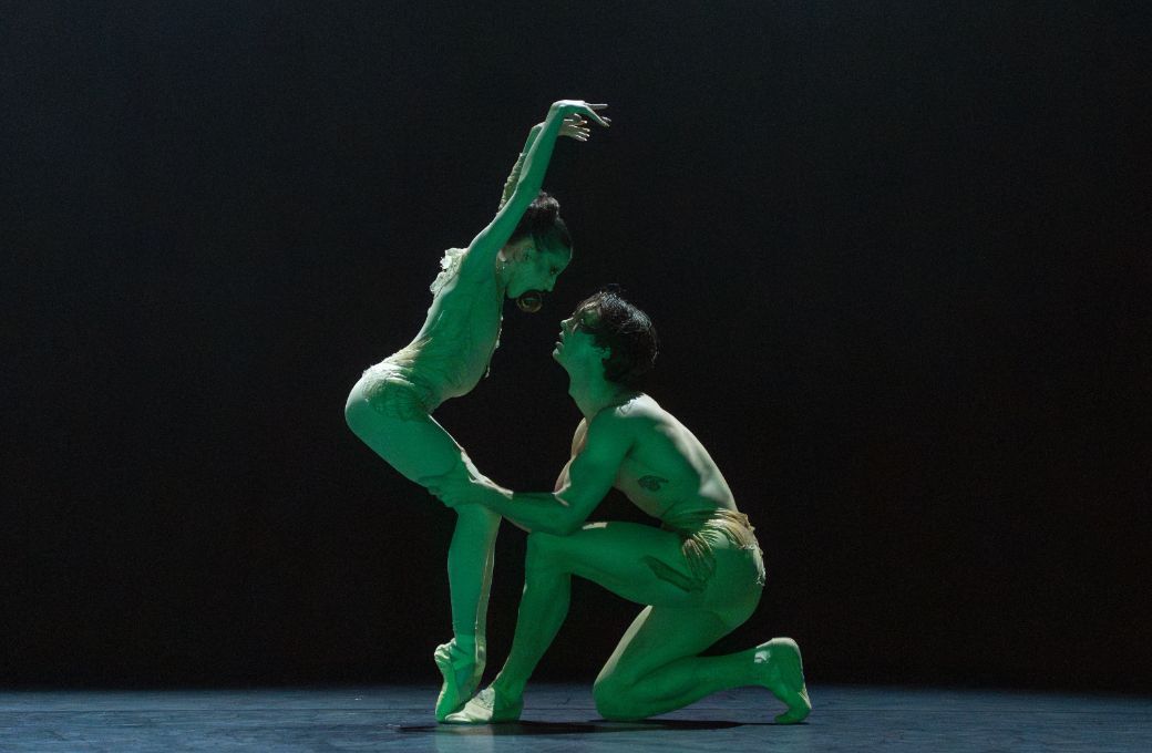 The Royal Ballet in Marcelino Sambé's <i>Almost Human</i> © Andrej Uspenski