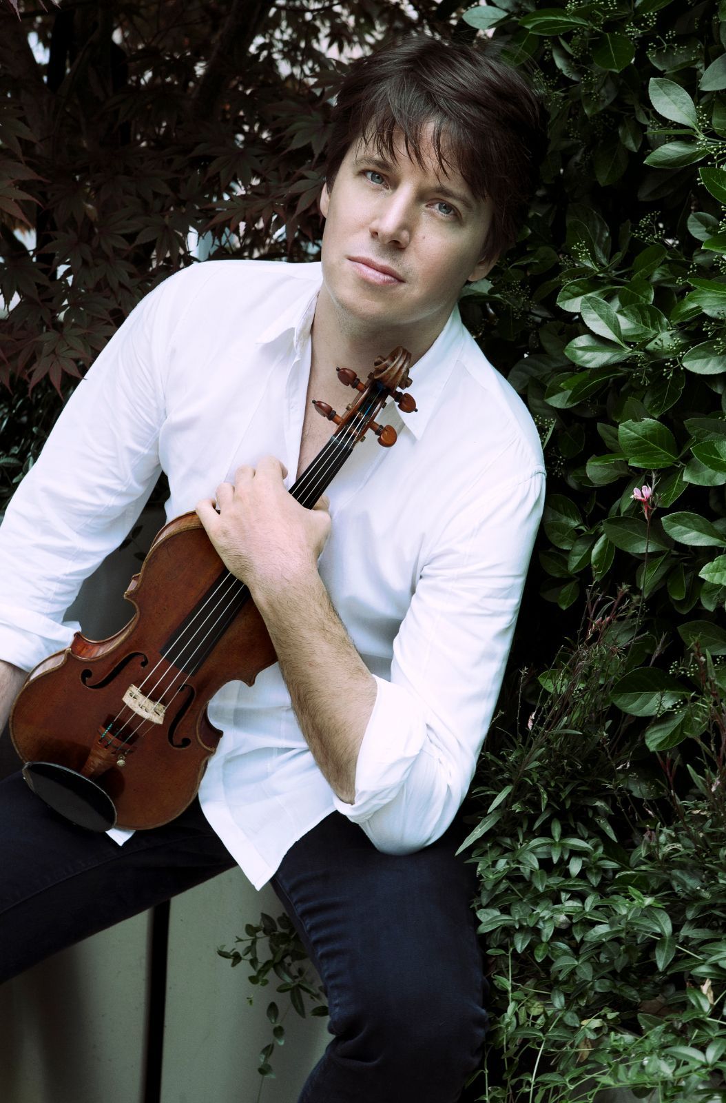 Joshua Bell &copy; Lisa Marie Mazzucco