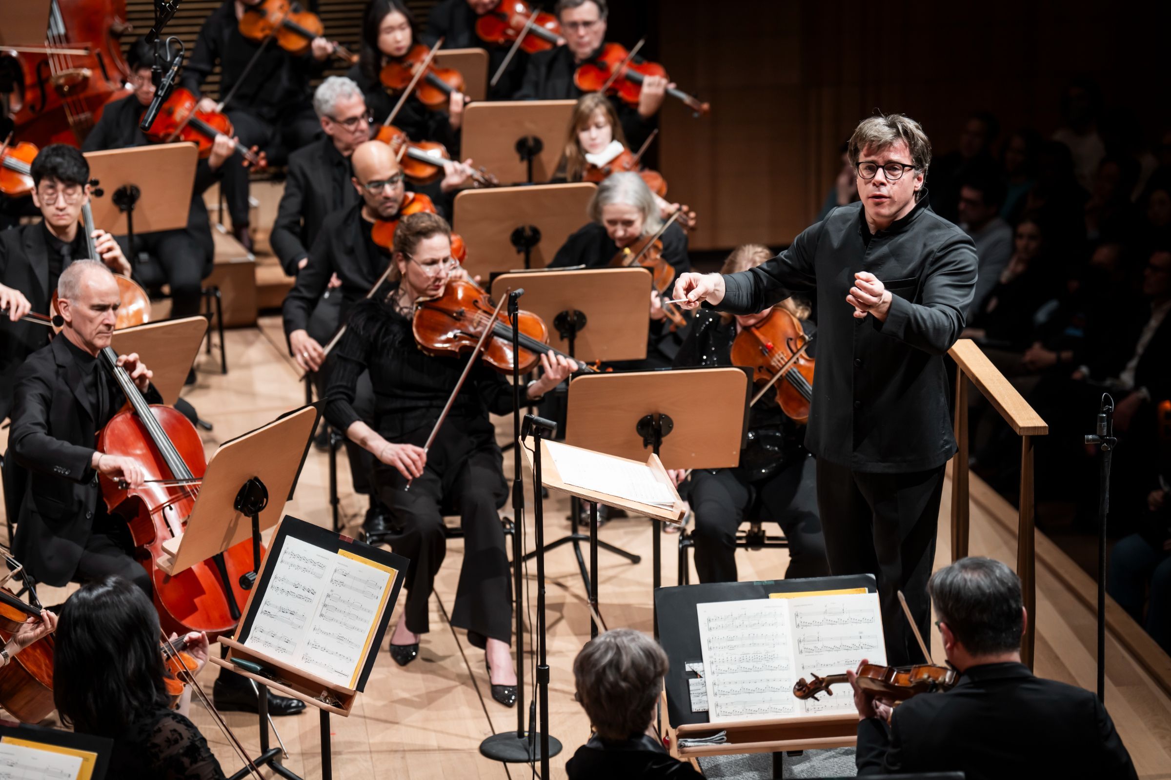 Jakub Hrůša conducts the New York Philharmonic &copy; Chris Lee
