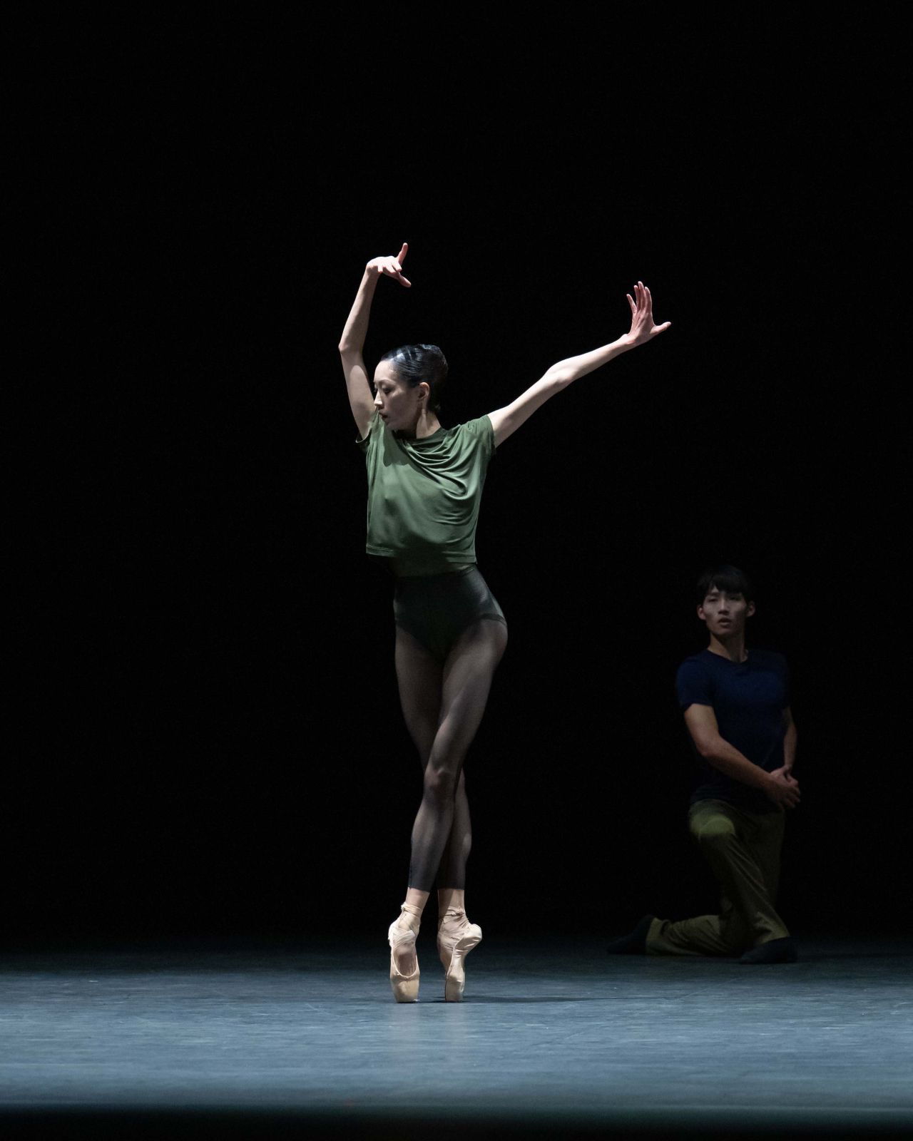 Sangeun Lee in William Forsythe's <i>Rearray (London Edition 2025)</i> &copy; Photography by ASH