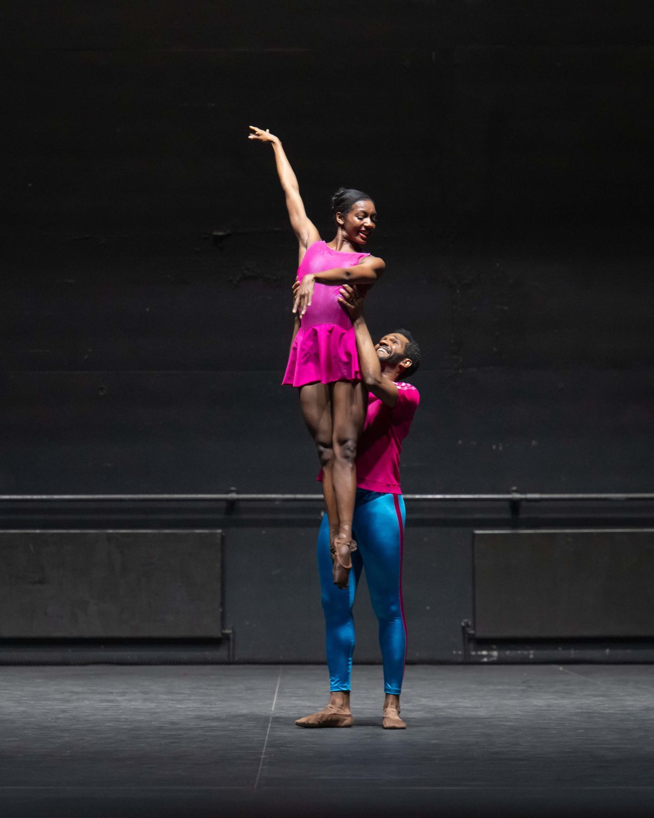 Precious Adams and Junor Souza in William Forsythe's <i>Playlist (EP)</i> &copy; Photography by ASH