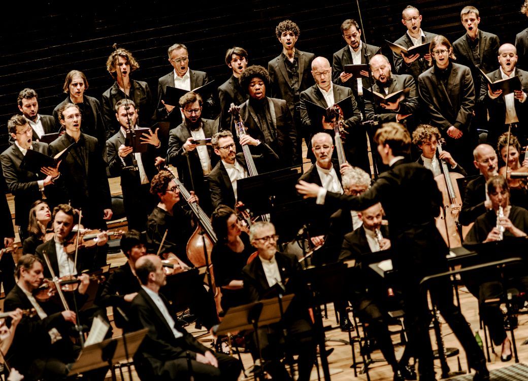 Klaus Mäkelä dirige la <i>Messe en si</i> à la Philharmonie © Mathias Benguigui / Pasco and Co