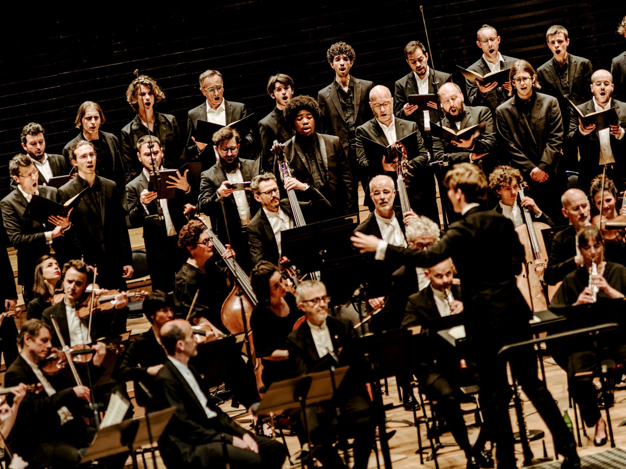 Klaus Mäkelä dirige la <i>Messe en si</i> à la Philharmonie © Mathias Benguigui / Pasco and Co