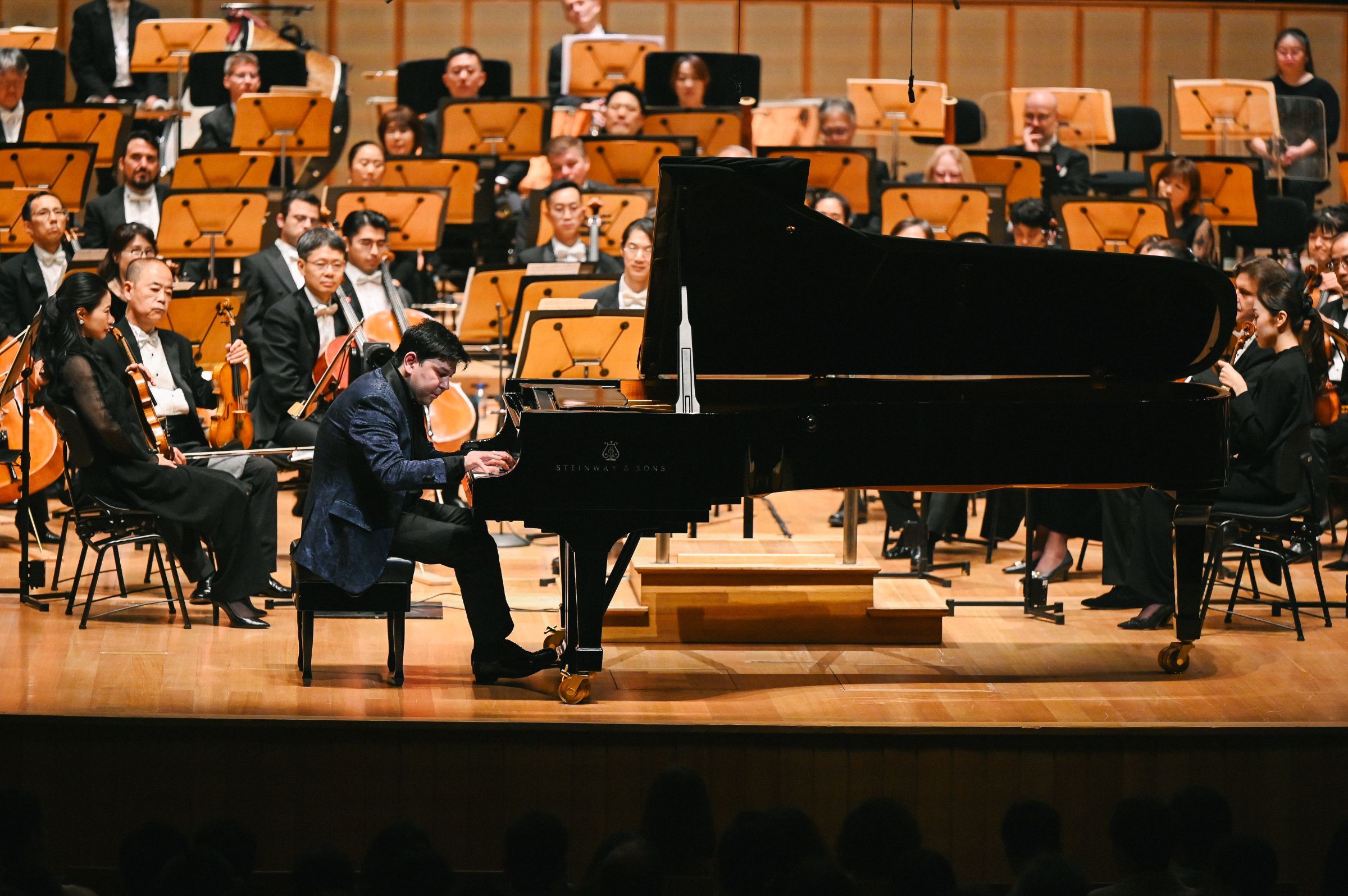 Behzod Abduraimov and the Singapore Symphony Orchestra &copy; Clive Choo | Singapore Symphony Orchestra