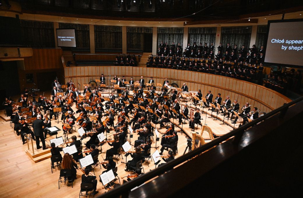 Hans Graf conducts the Singapore Symphony Chorus and Orchestra &copy; Clive Choo | Singapore Symphony Orchestra