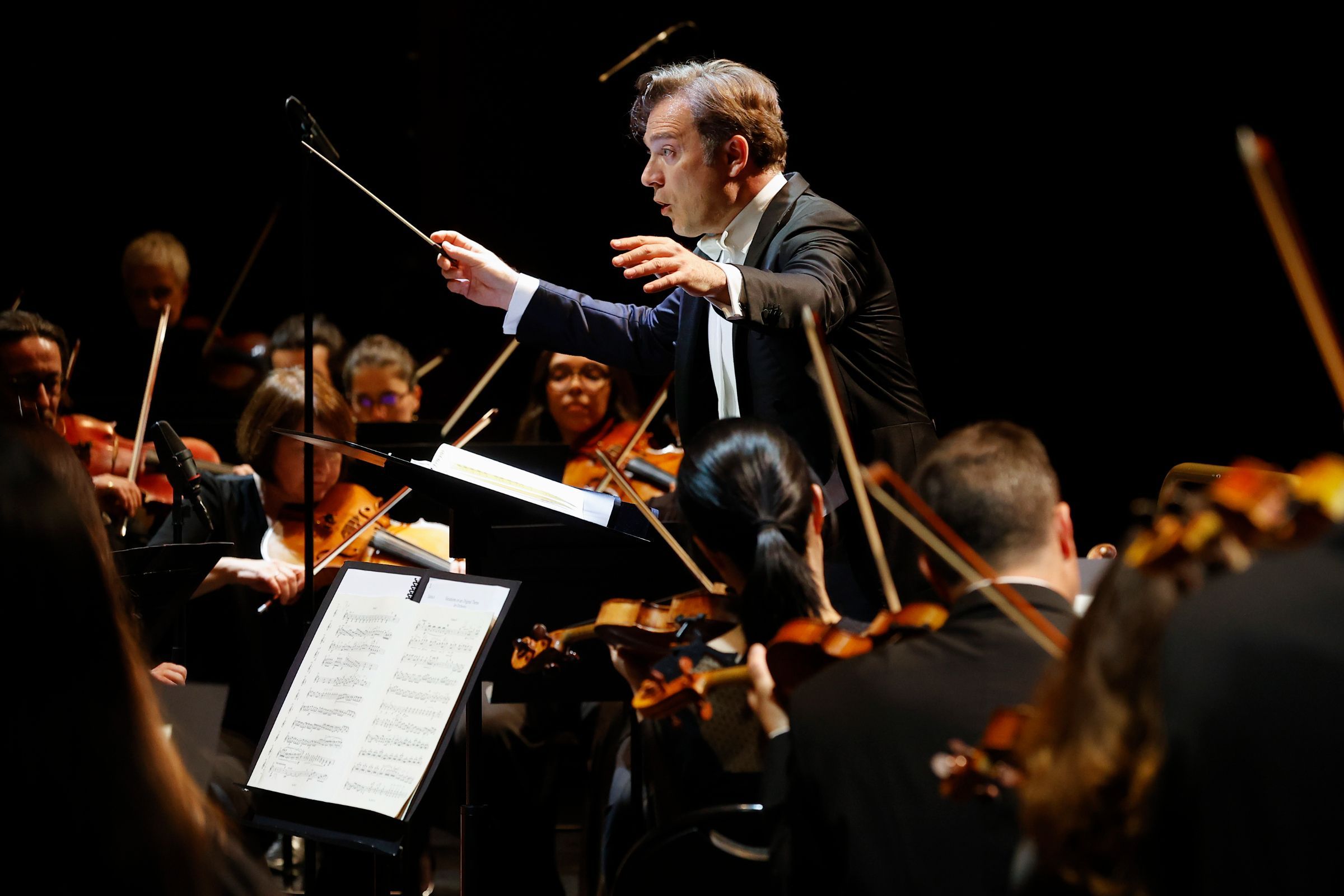Renaud Capuçon dirige l'Orchestre National du Capitole de Toulouse &copy; Caroline Doutre / Festival de Pâques