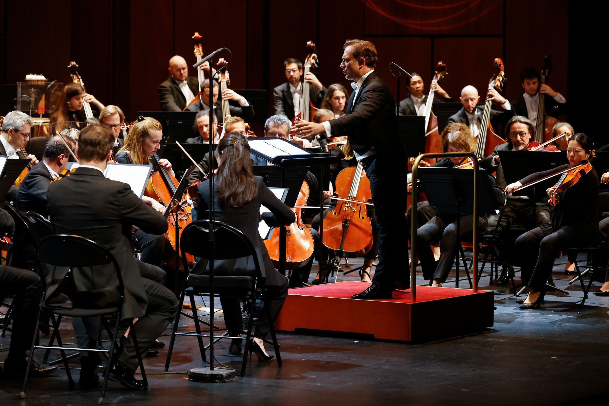 Renaud Capuçon dirige l'Orchestre National du Capitole de Toulouse &copy; Caroline Doutre / Festival de Pâques
