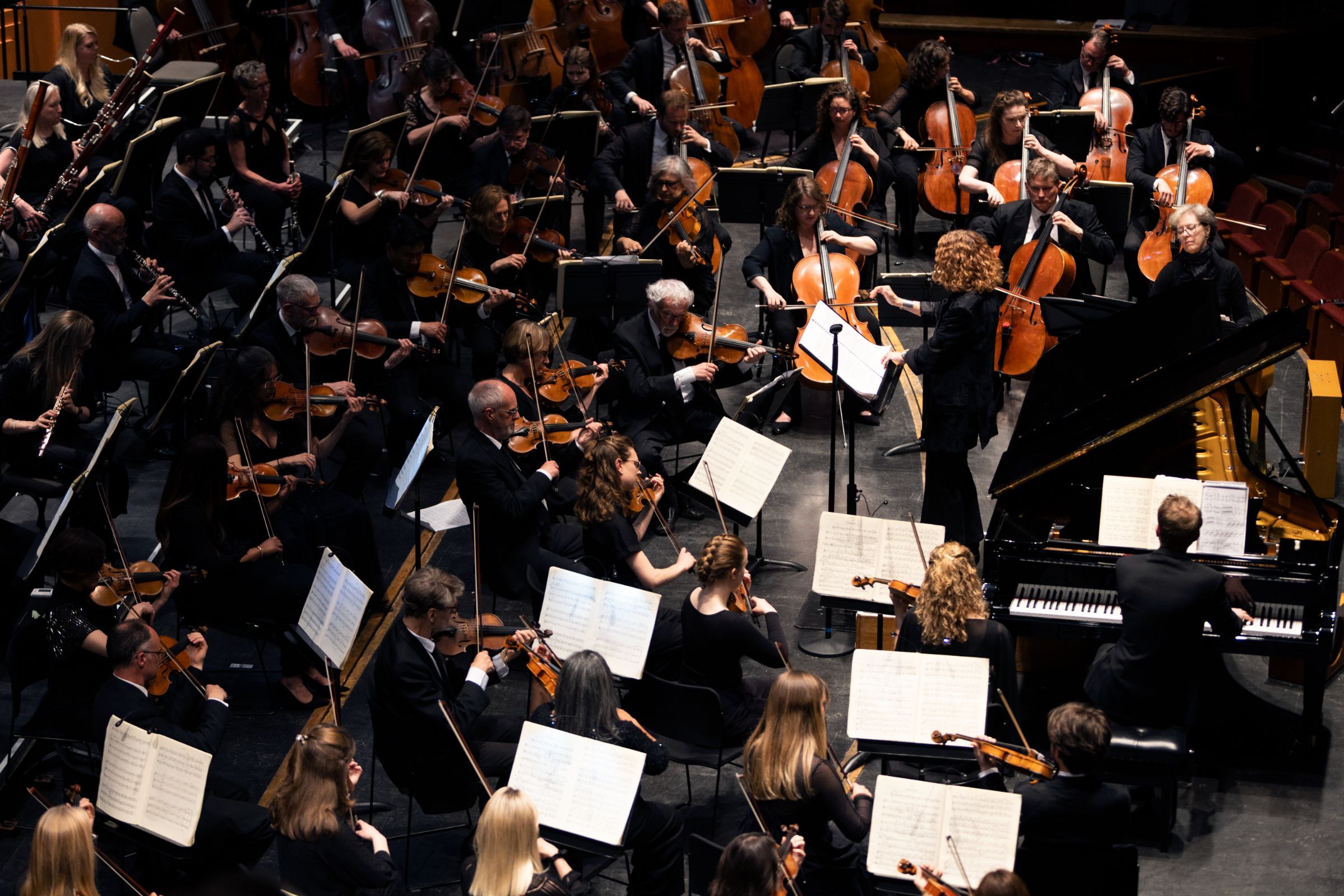 Joanna MacGregor conducts the Brighton Philharmonic Orchestra &copy; Frances Marshall