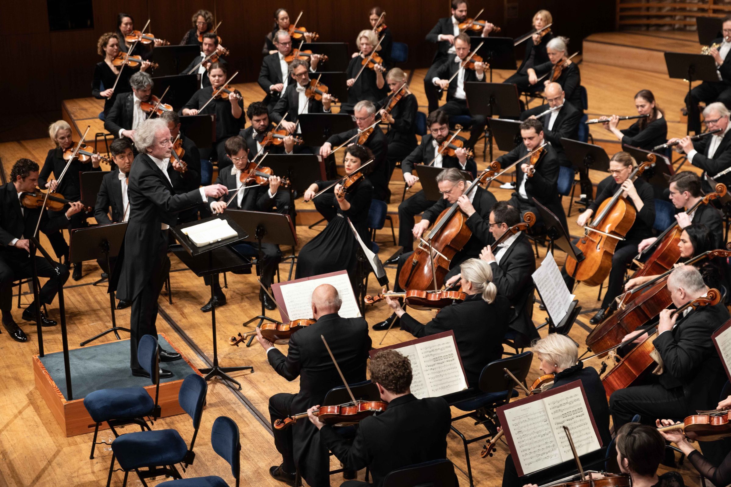 Franz Welser-Möst dirigiert das Lucerne Festival Orchestra &copy; Manuela Jans | Lucerne Festival