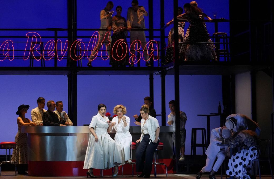 Mar&iacute;a Rodr&iacute;guez, Milagros Mart&iacute;n y Blanca Valido en <i>La revoltosa</i> &copy; Javier del Real | Teatro de la Zarzuela