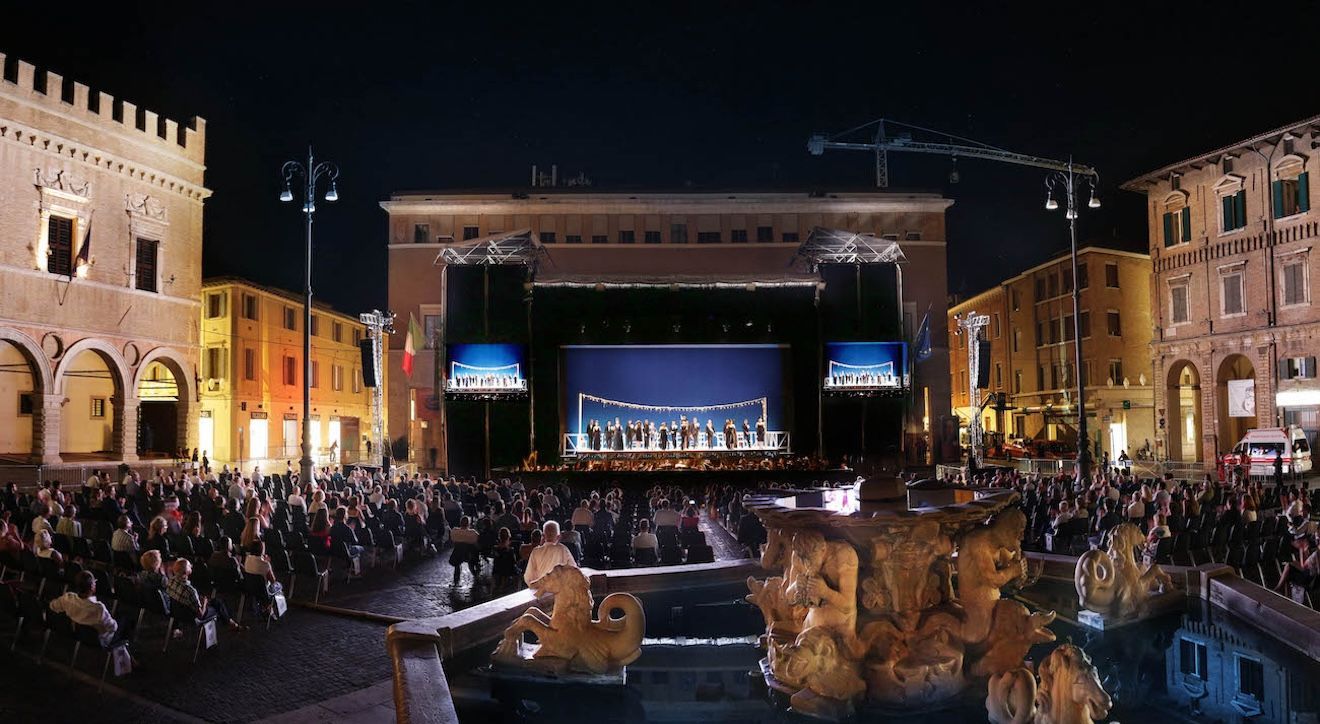Piazza del Popolo © Rossini Opera Festival