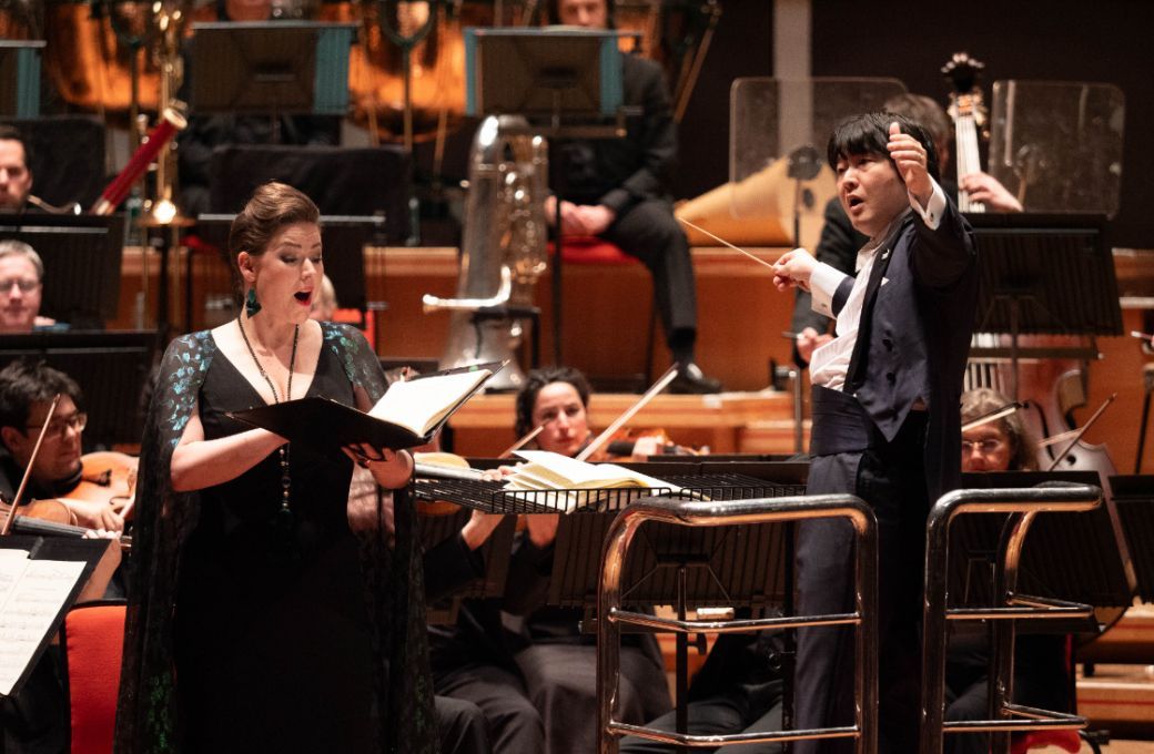 Eleanor Lyons, Kazuki Yamada and the City of Birmingham Symphony Orchestra &copy; Jonathan Ferro