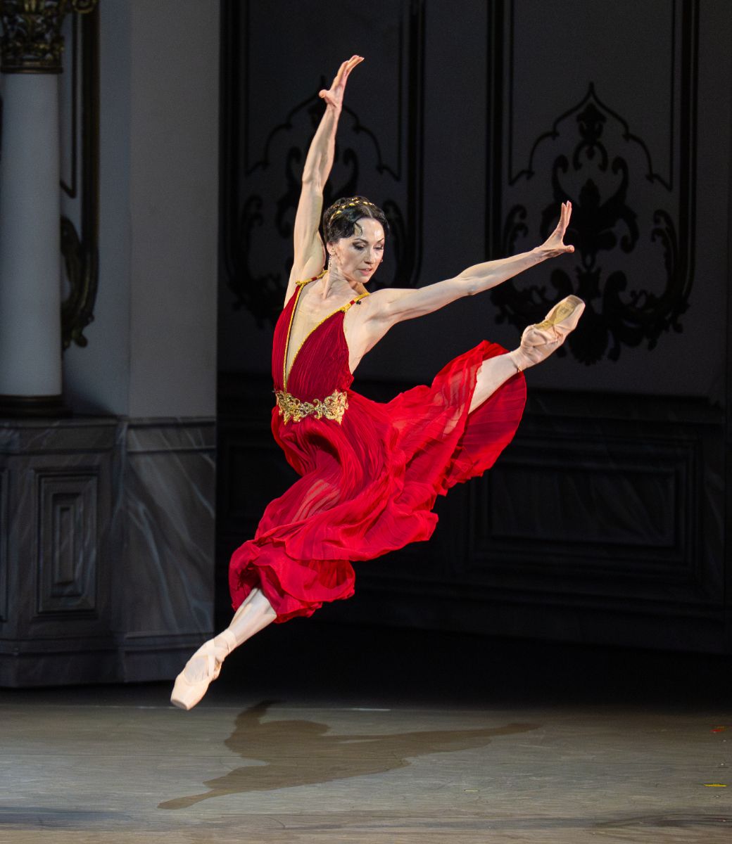 Anna Tsygankova as Lady Macbeth in Helen Pickett's <i>Lady Macbeth</i> &copy; Altin Kaftira