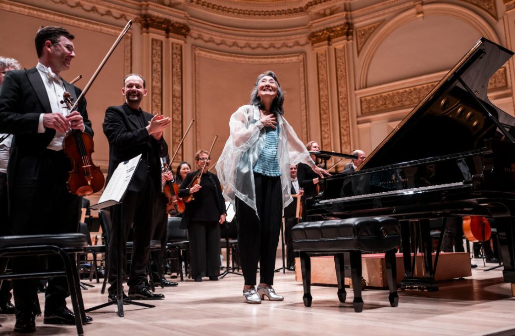 Andris Nelsons, Dame Mitsuko Uchida and the Boston Symphony Orchestra © Chris Lee