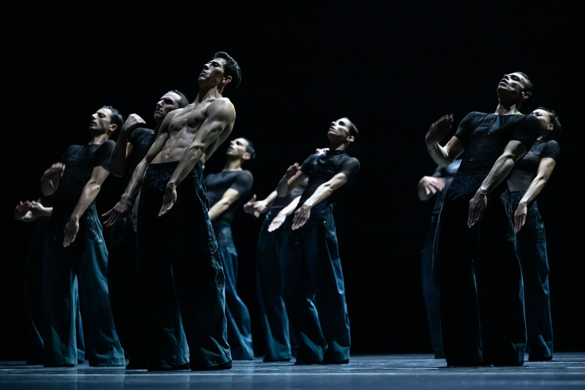 Les Ballets de Monte-Carlo in Goecke's <i>La Nuit transfigurée</i> &copy; Alice Blangero