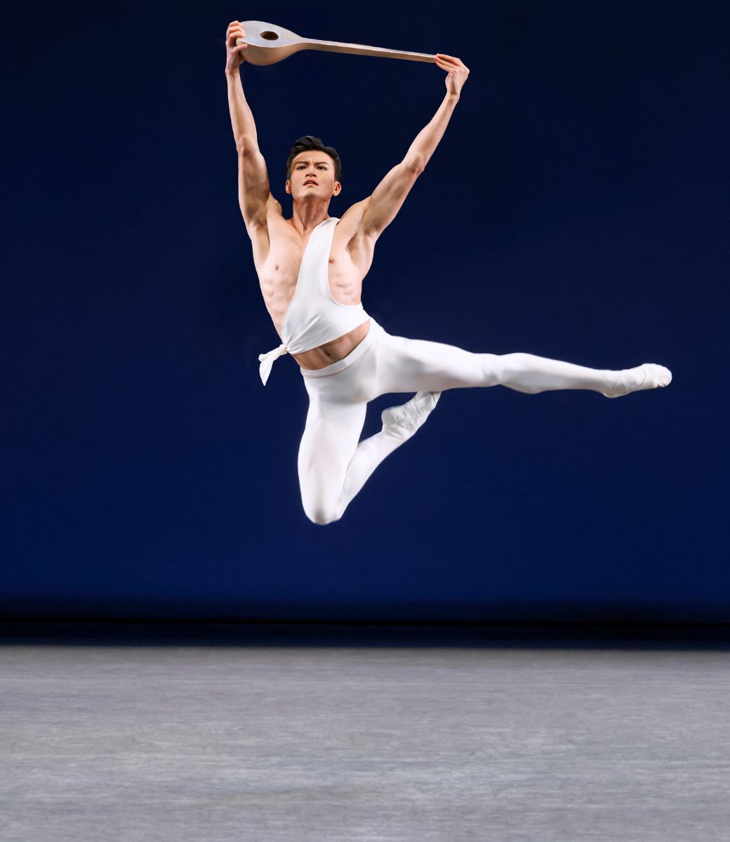Chun Wai Chan in George Balanchine's <i>Apollo</i> © Erin Baiano