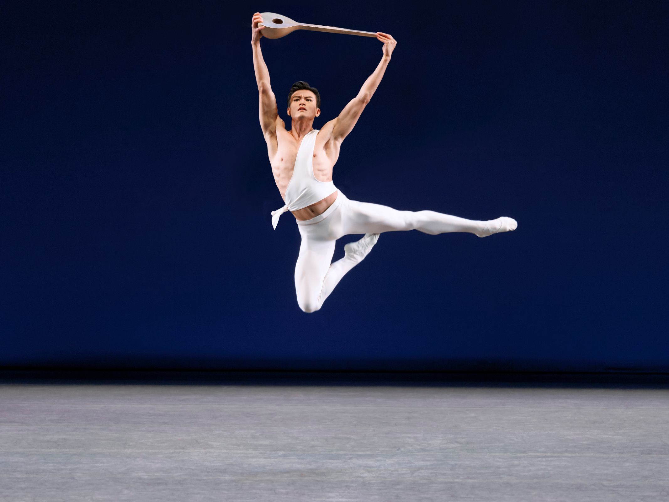Chun Wai Chan in George Balanchine's <i>Apollo</i> © Erin Baiano