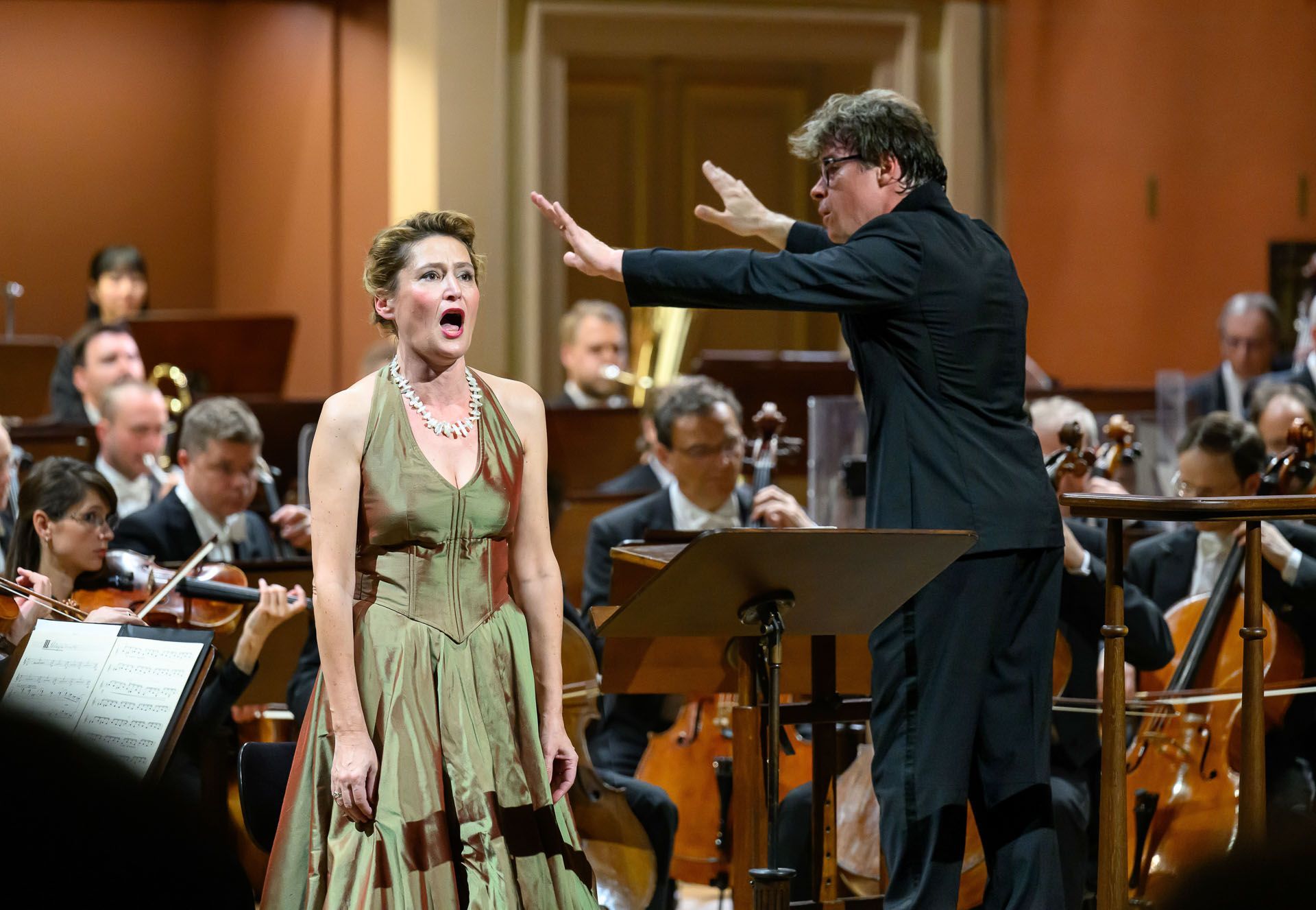 Markéta Cukrová, Jakub Hrůša and the Czech Philharmonic &copy; Petra Hajska