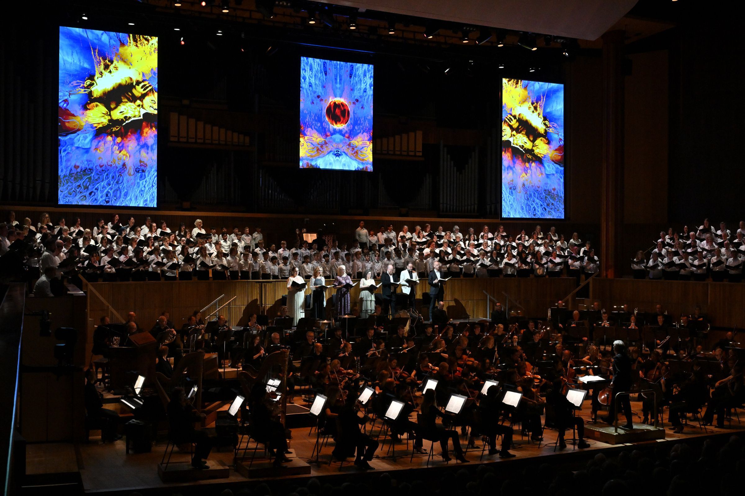 The London Philharmonic Orchestra and Choir, London Symphony Chorus and Tiffin Boys’ Choir &copy; Mark Allan