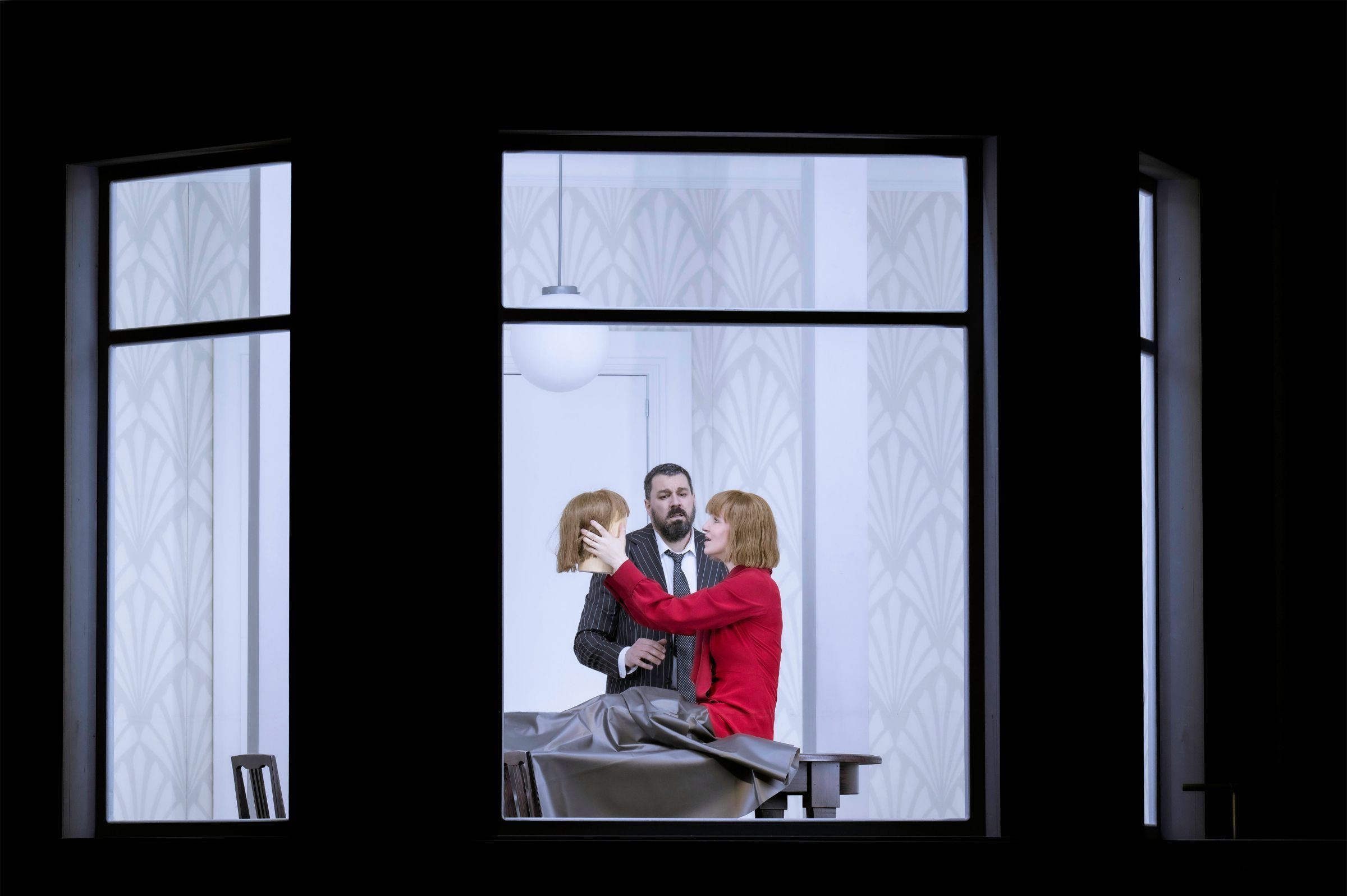 Eric Cutler (Paul) und Statistin (Marie) &copy; Monika Rittershaus