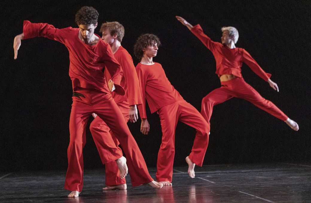 <i>Twelve Ton Rose</i> © Opera Ballet Vlaanderen / Phile Deprez