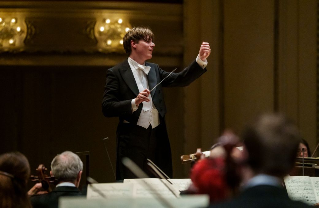 Klaus Mäkelä conducts the Chicago Symphony Orchestra &copy; Todd Rosenberg Photography