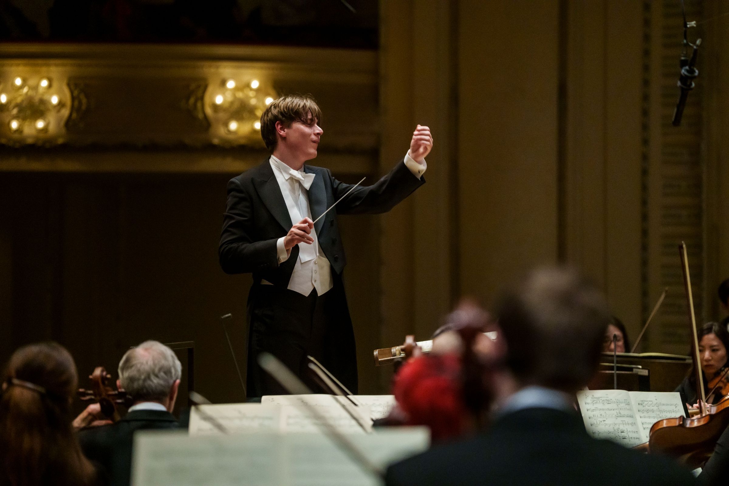 Klaus Mäkelä conducts the Chicago Symphony Orchestra &copy; Todd Rosenberg Photography