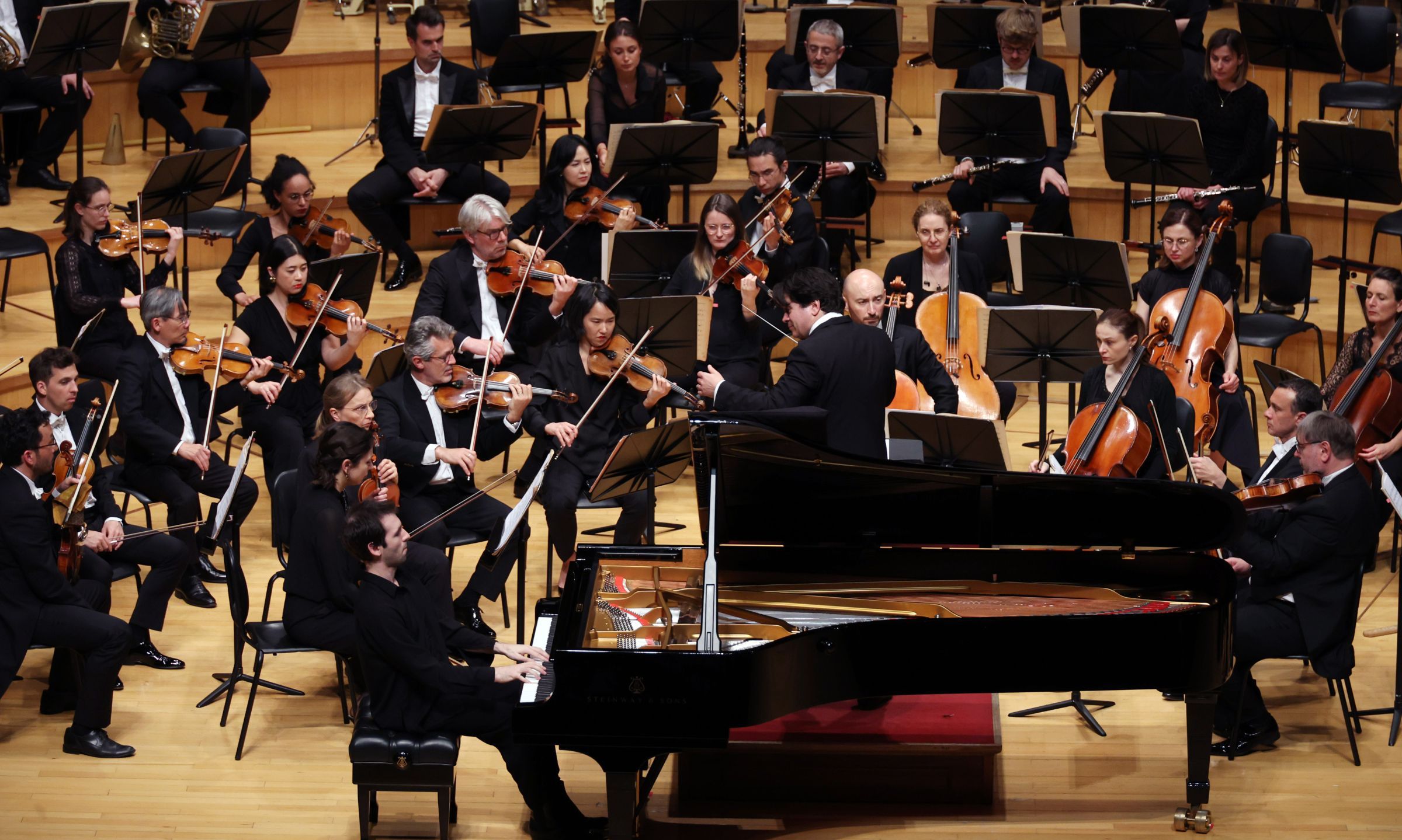 Alexandre Kantorow, Cristian Măcelaru and the Orchestre National de France &copy; Hankyung Media Group